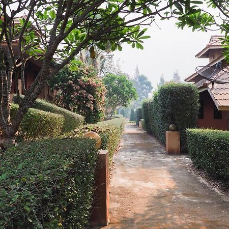 Oyo 758 Phufatara Resort Ban Mae Khachan Exterior photo