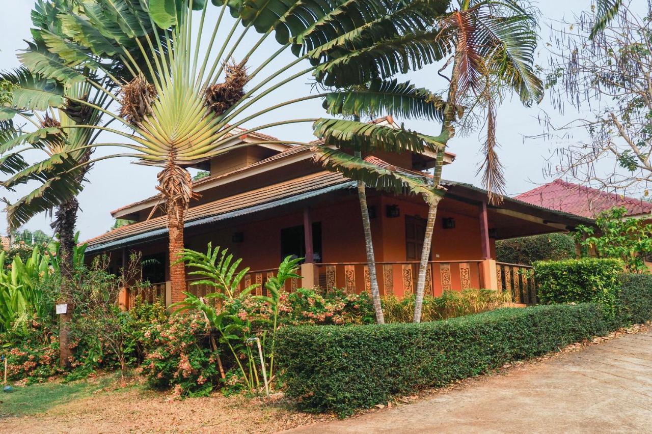 Oyo 758 Phufatara Resort Ban Mae Khachan Exterior photo