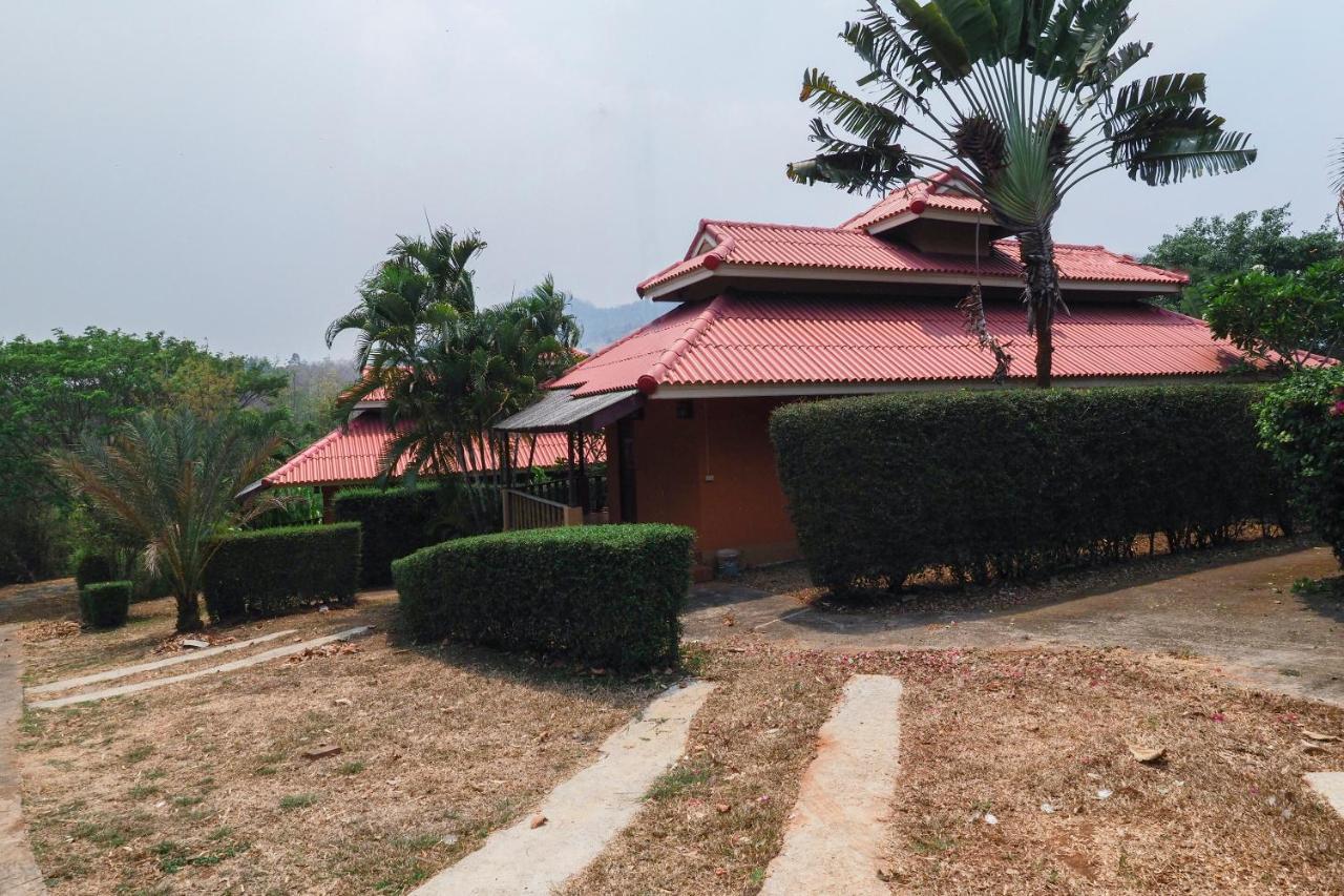 Oyo 758 Phufatara Resort Ban Mae Khachan Exterior photo